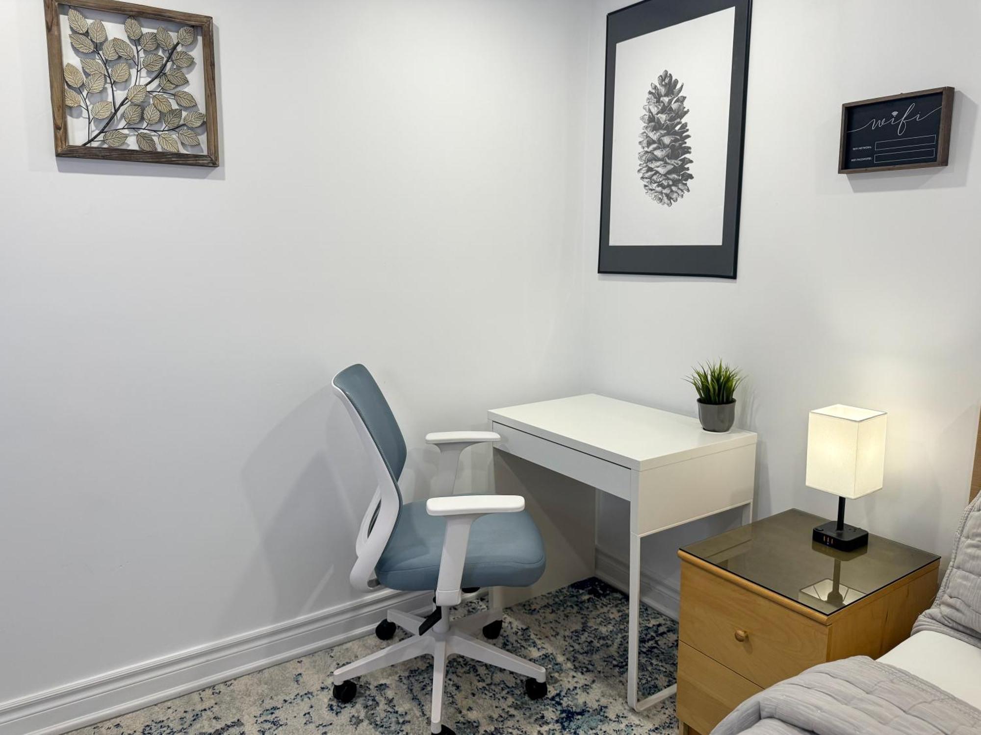 The Khan Villa Whitby Room photo