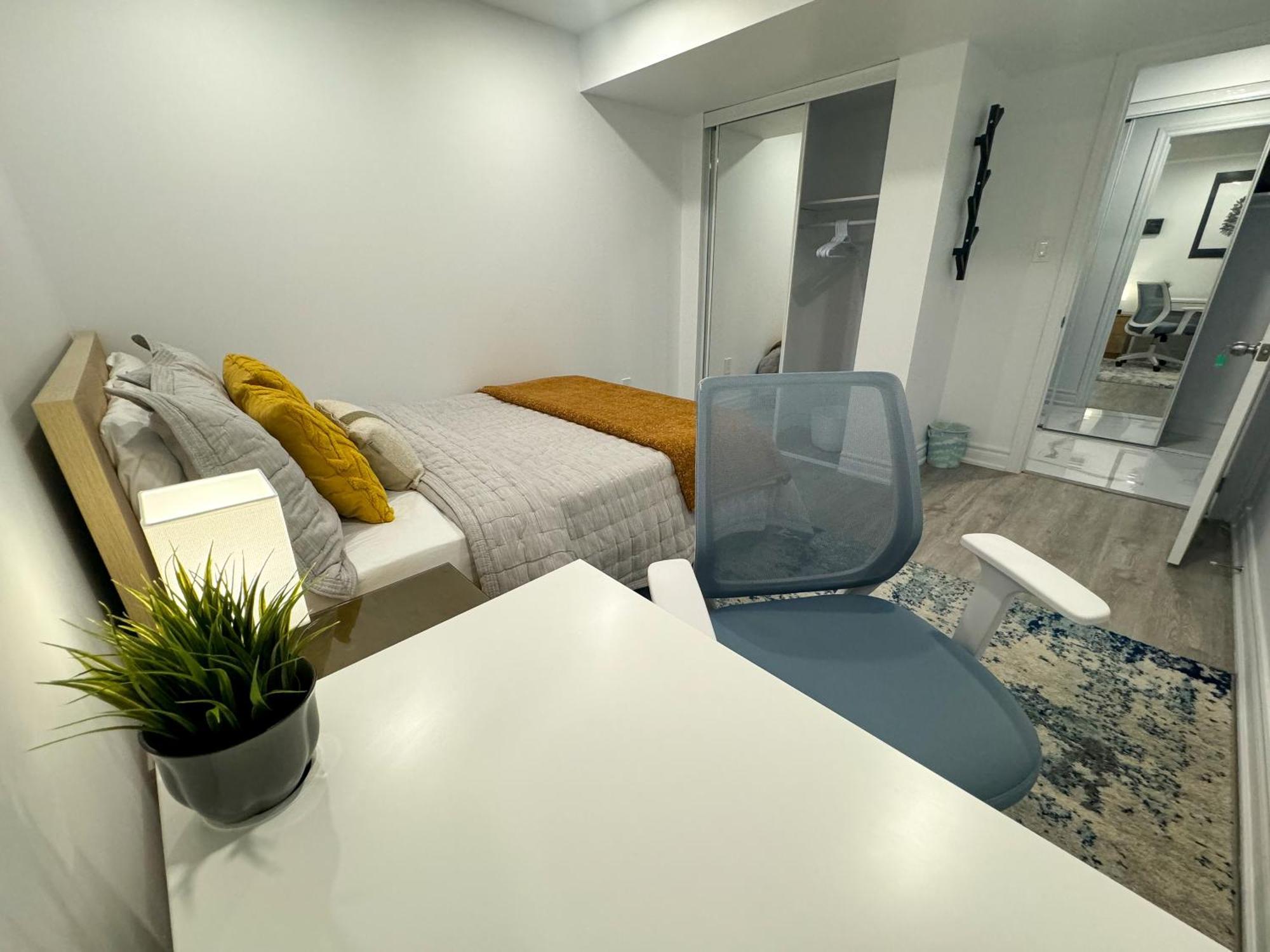 The Khan Villa Whitby Room photo