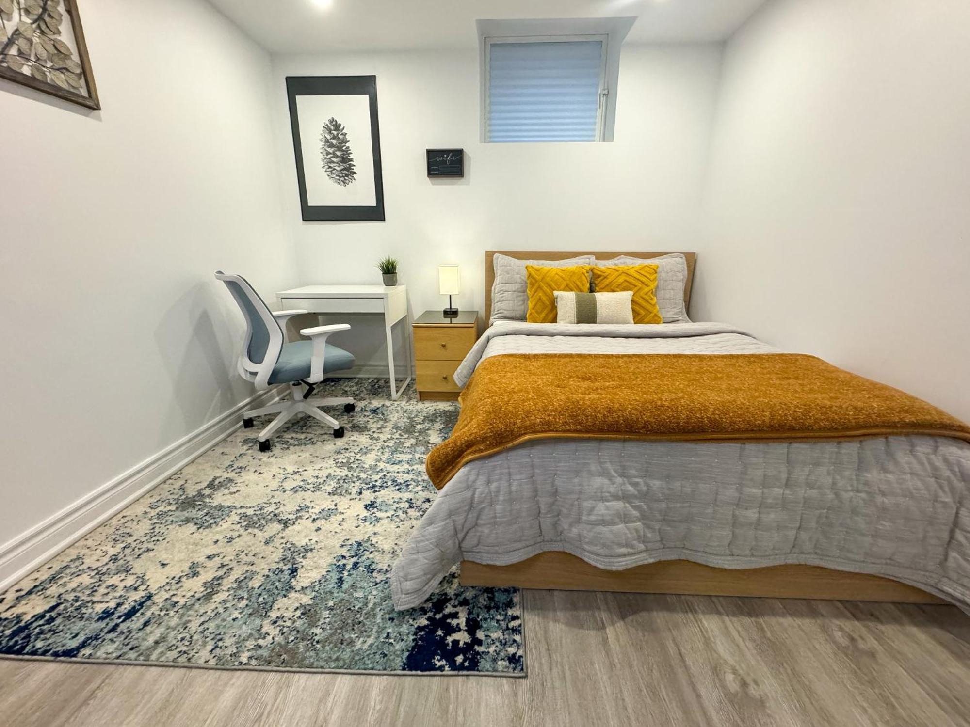 The Khan Villa Whitby Room photo